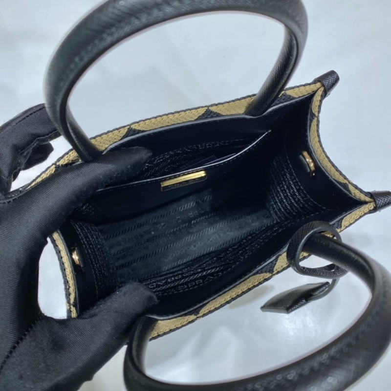Pra*a tote bags